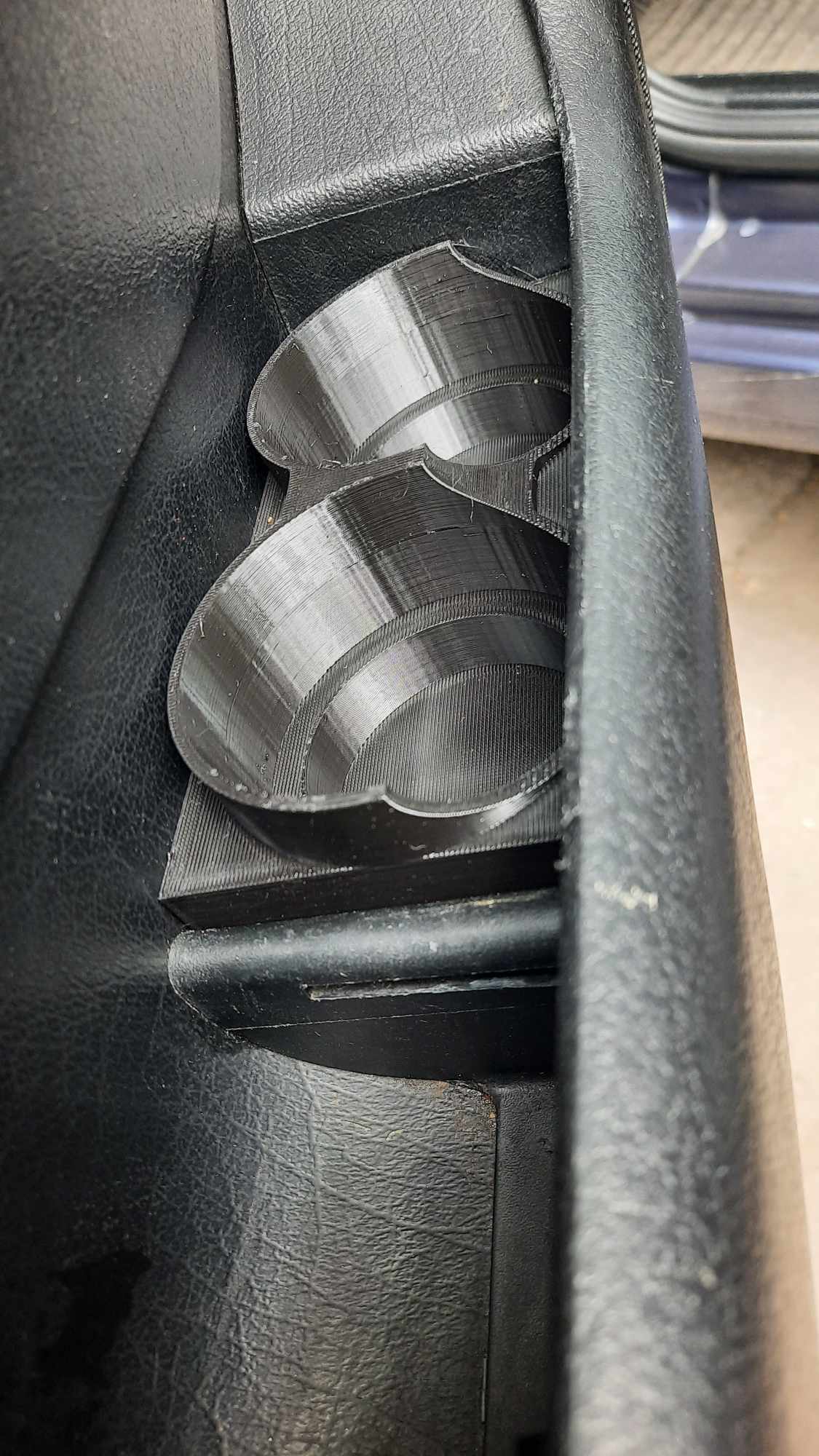 VW Golf 3 / Vento поставка за чаши