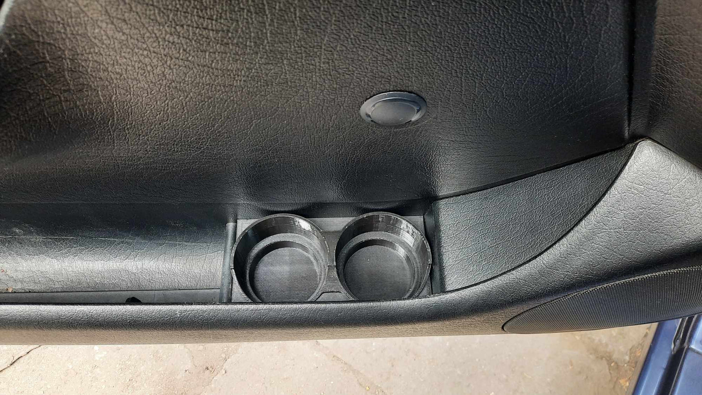 VW Golf 3 / Vento поставка за чаши