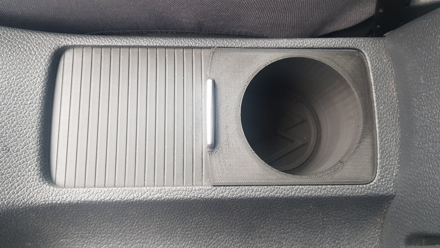 VW Golf MK5/MK6 поставка за чаши