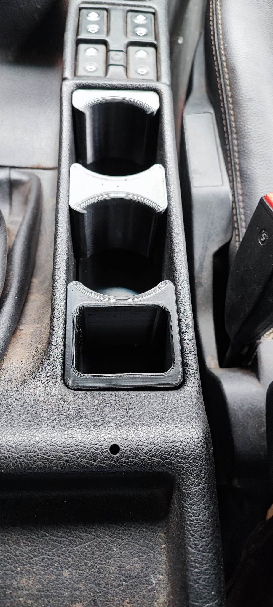 BMW E34 поставка за чаши