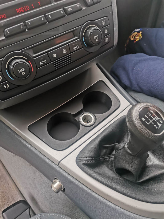 BMW E81/E82/E87/E88 поставка за чаши