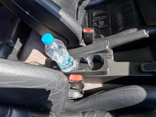 BMW E30 поставка за чаши