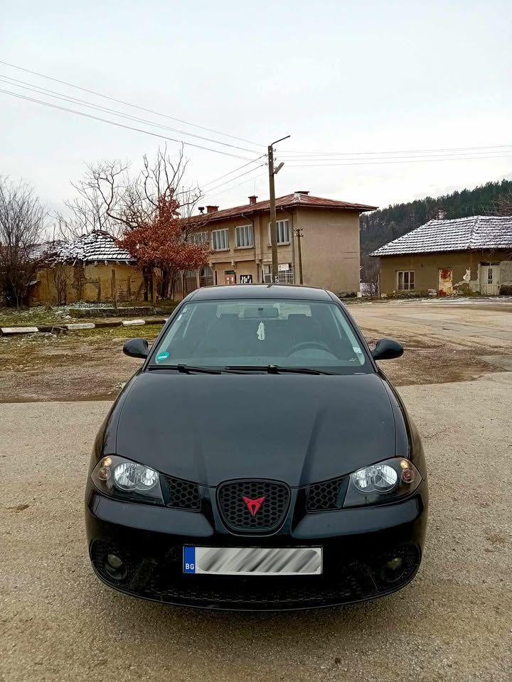 Seat Ibiza 6L (MK3) горни FR решетки