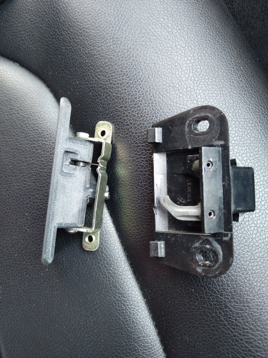 BMW E30 дръжка за жабка