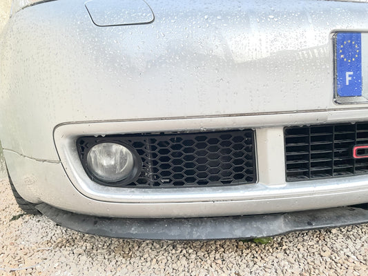 Audi A3 (S3) 8L Решетки за халогени пчелна пита