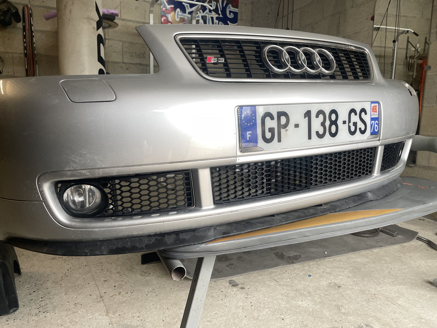 Audi A3 (S3) 8L Решетки за халогени пчелна пита