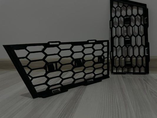 AUDI A4 B7 решетки за броня тип "пчелна пита"