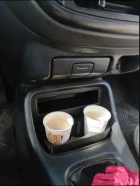 Honda Civic 6th gen поставка за чаши