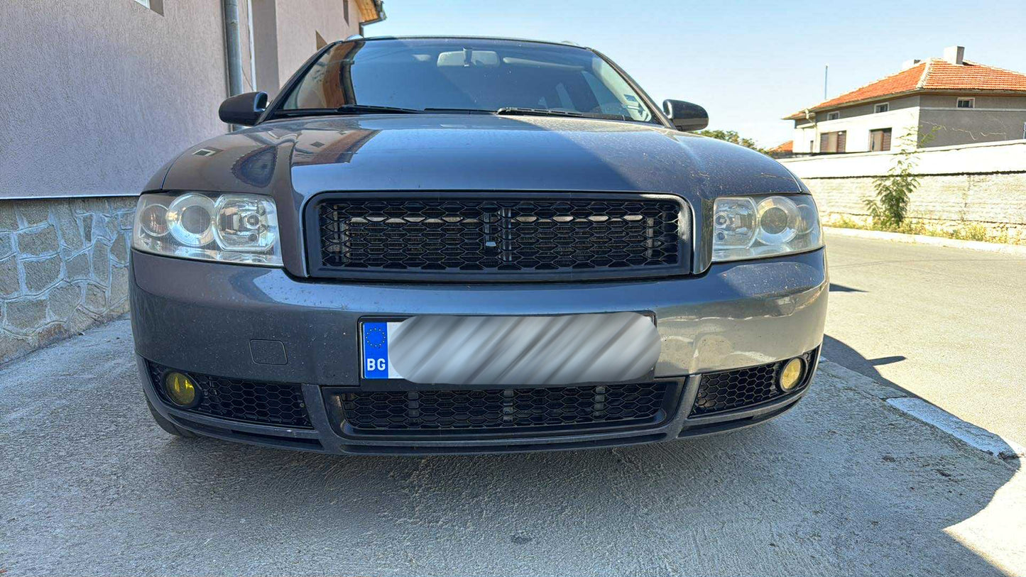 AUDI A4 B6 решетка за преден капак