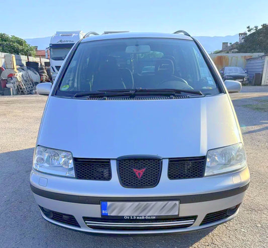 Seat Alhambra горна средна решетка тип "пчелна пита"