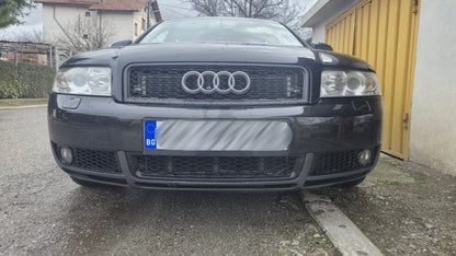 Audi A4 B6 Средна решетка за обикновена броня тип пчелна пита