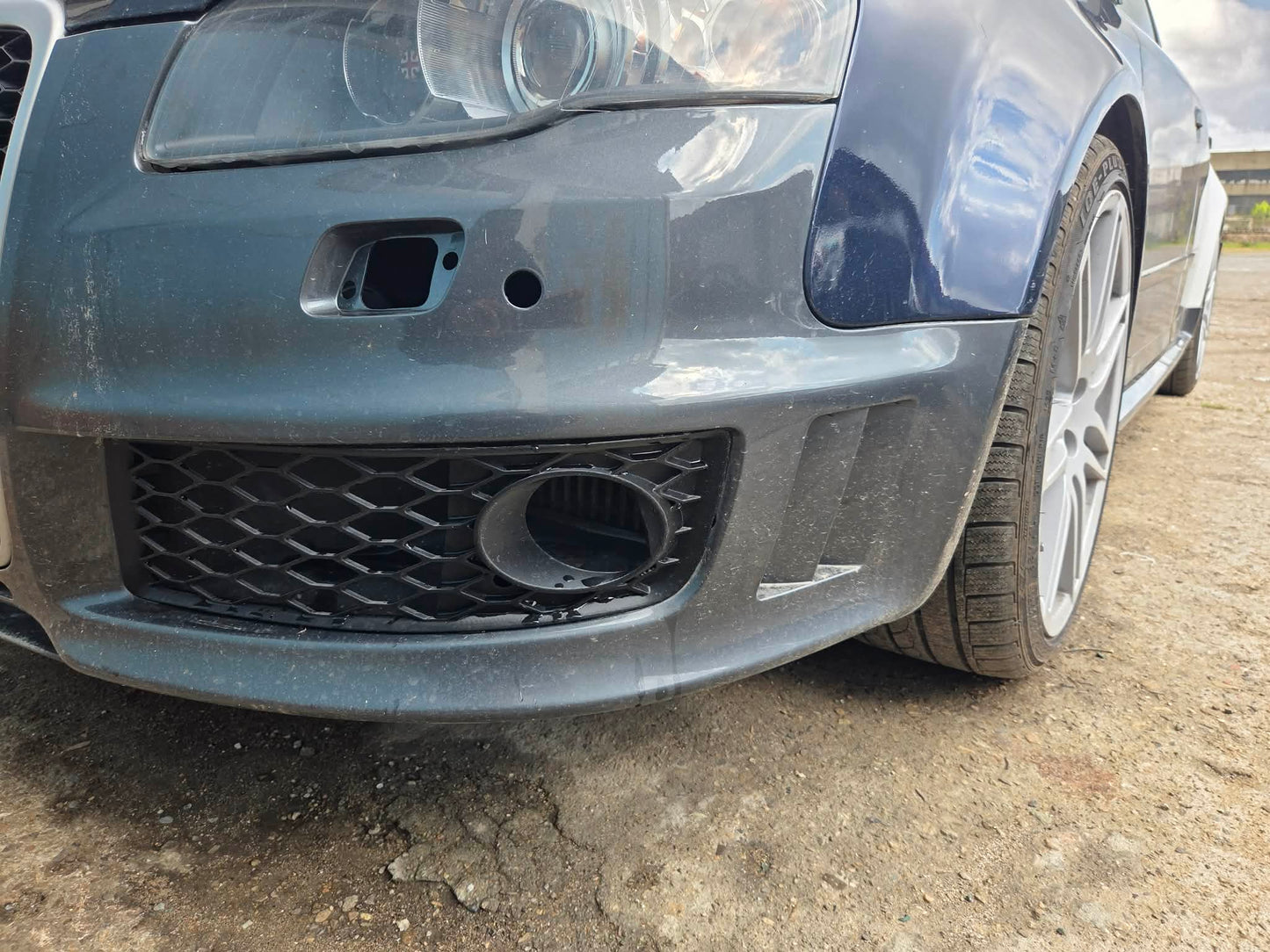 Audi A4 B7 Решетки за RS4 броня