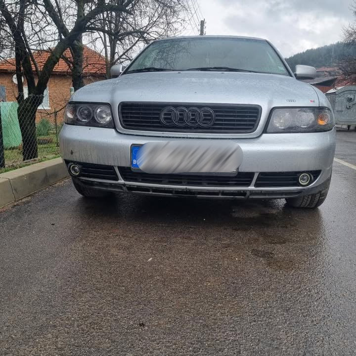 Audi A4 B5 PRE-FACELIFT Решетки за броня