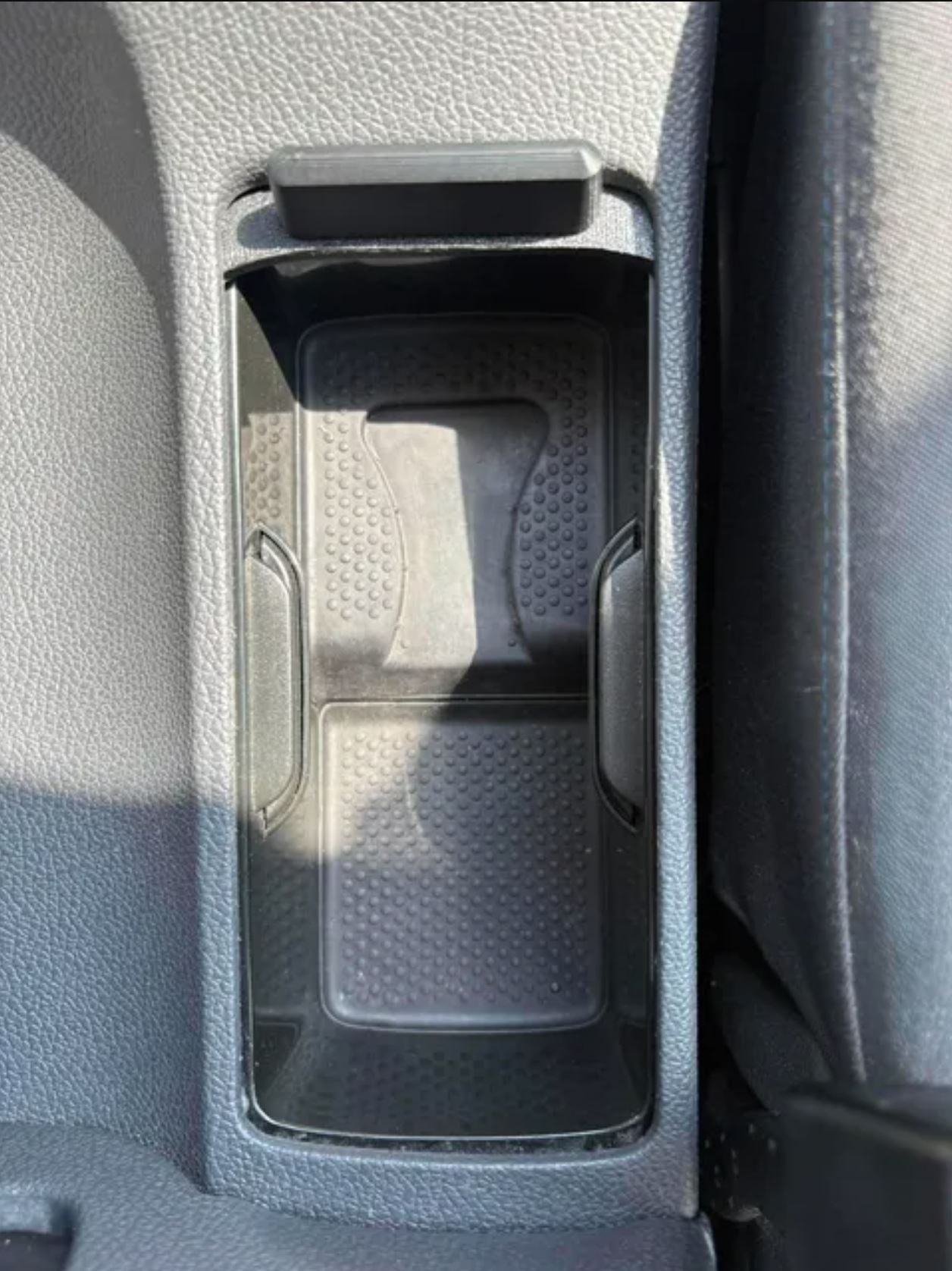 VW GOLF MK5 щора за централна конзола