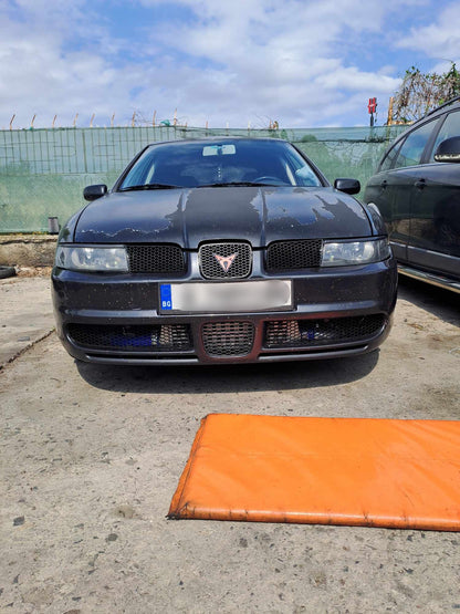 Seat Leon/Toledo 1M FR Решетки за броня без отвори за халогени