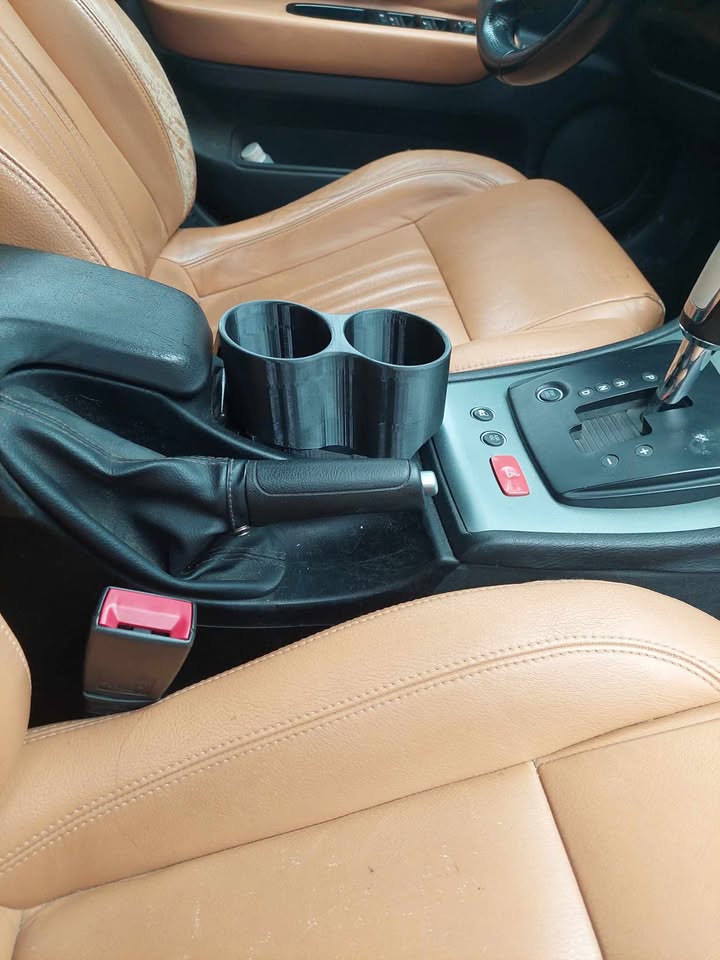Alfa Romeo 159 поставка за чаши