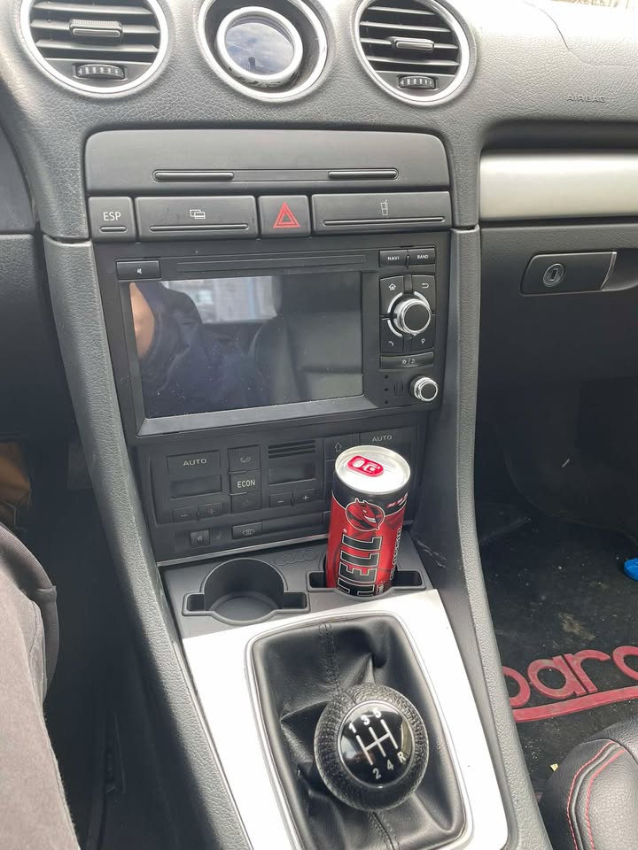 AUDI A4 B6/B7 Cupholder / поставка за чаши и телефон