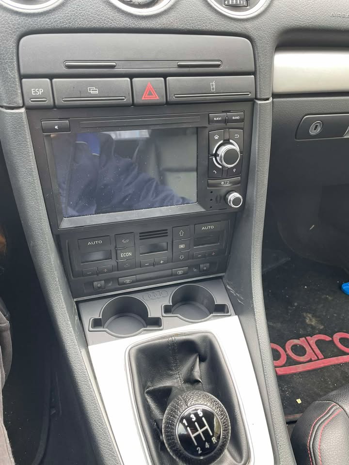 AUDI A4 B6/B7 Cupholder / поставка за чаши и телефон