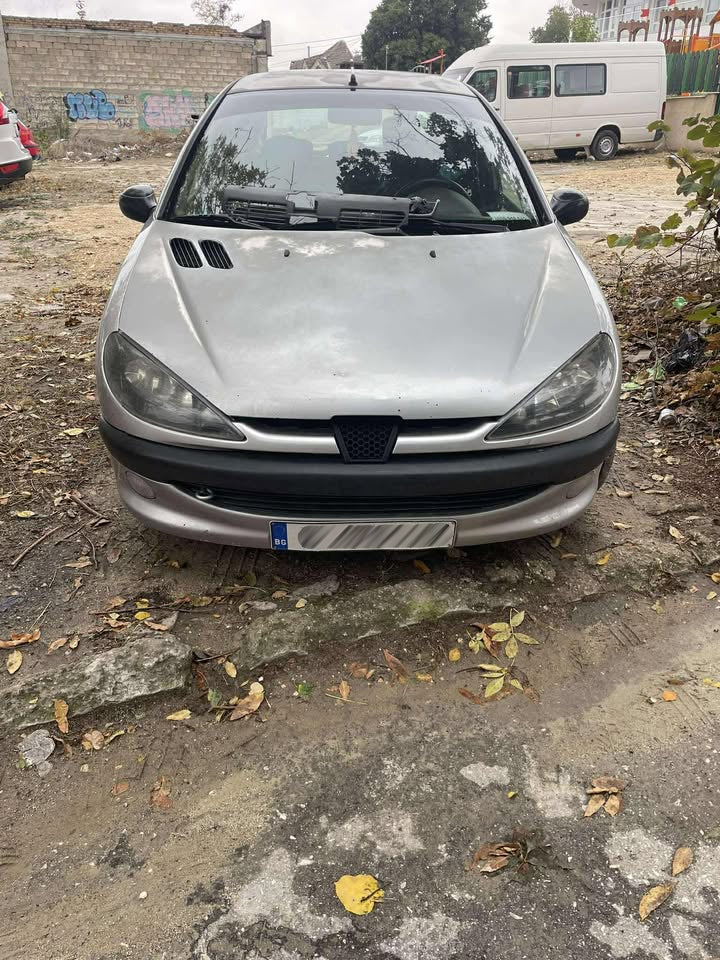 Peugeot 206 заместител за емблема в стил "пчена пита"