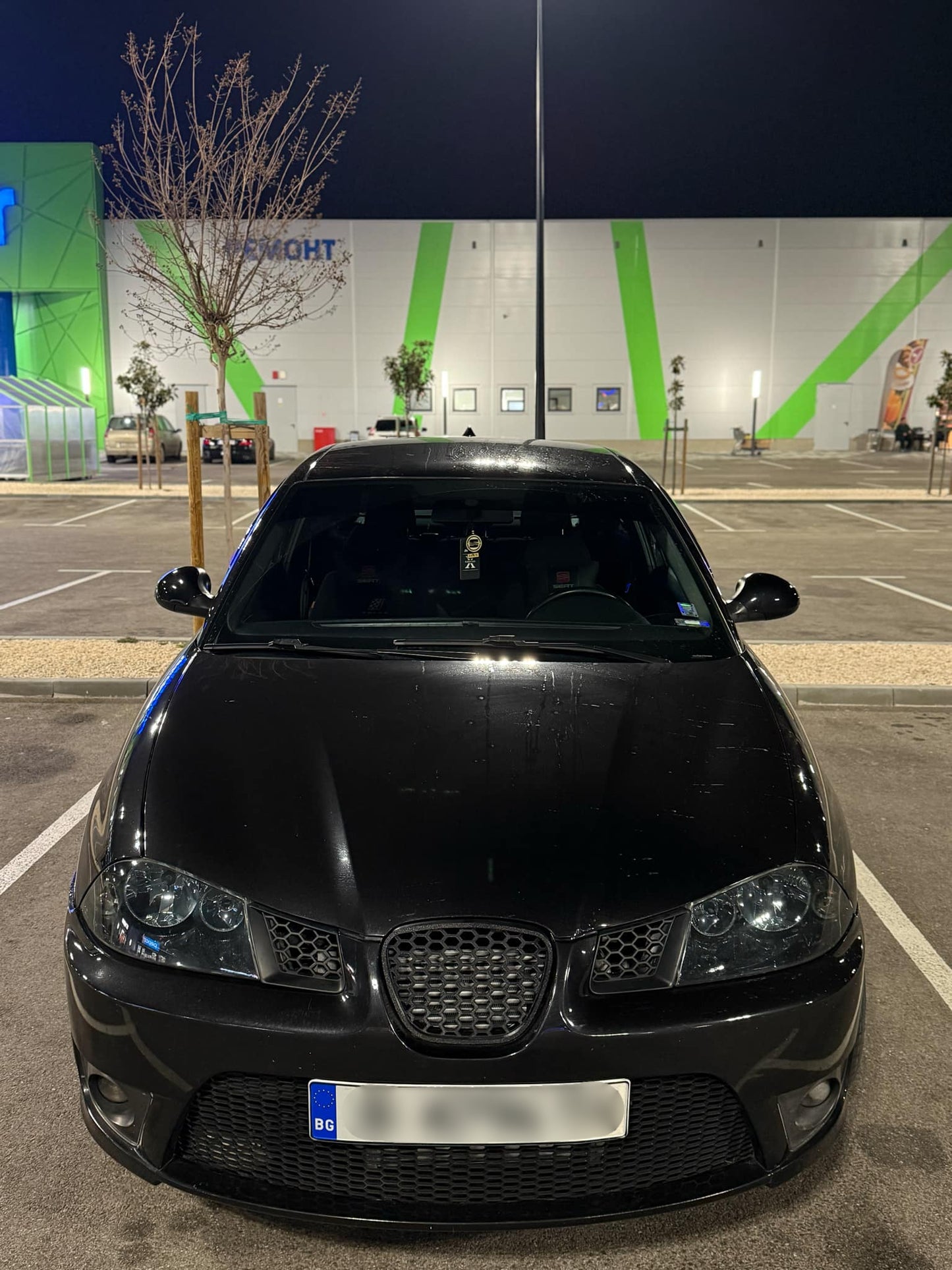 Seat Ibiza 6L Средна решетка