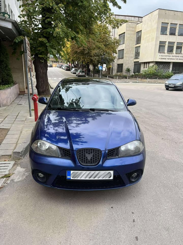 Seat Ibiza 6L Средна решетка