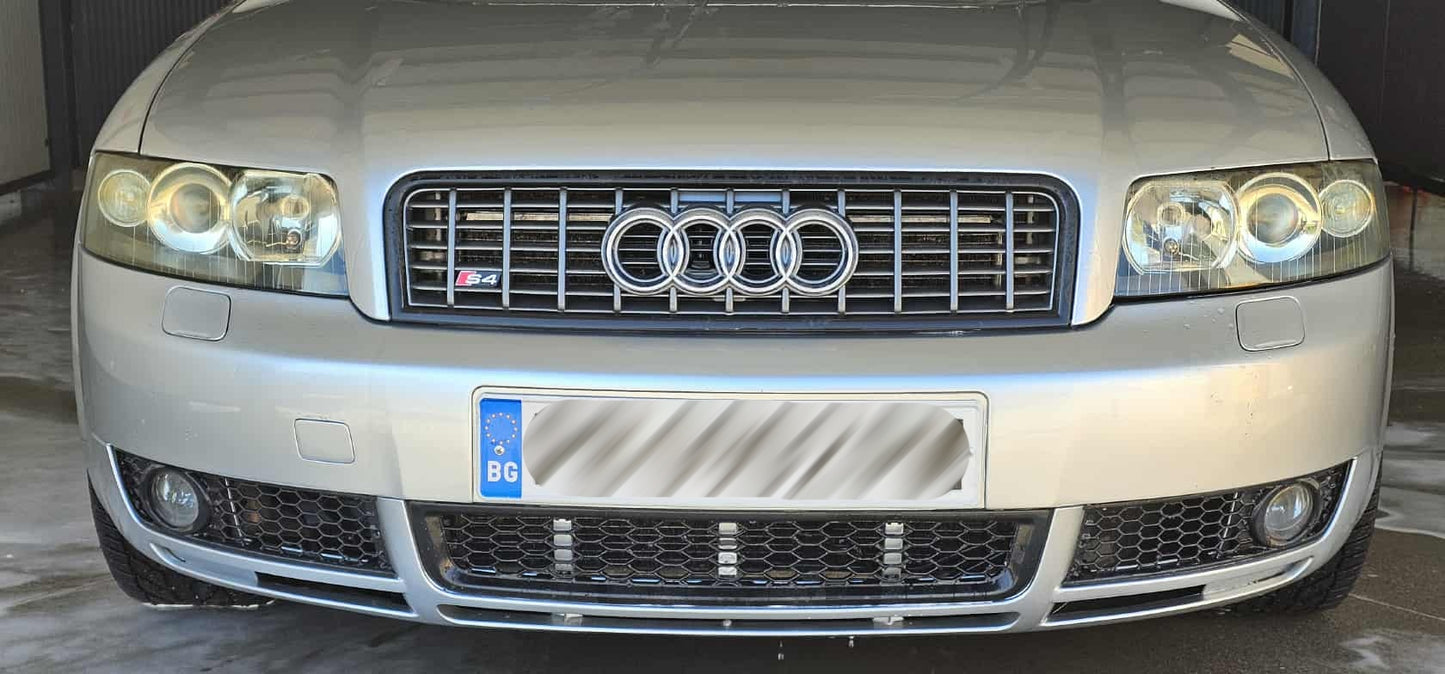 Audi A4 B6 Средна решетка за обикновена броня тип пчелна пита