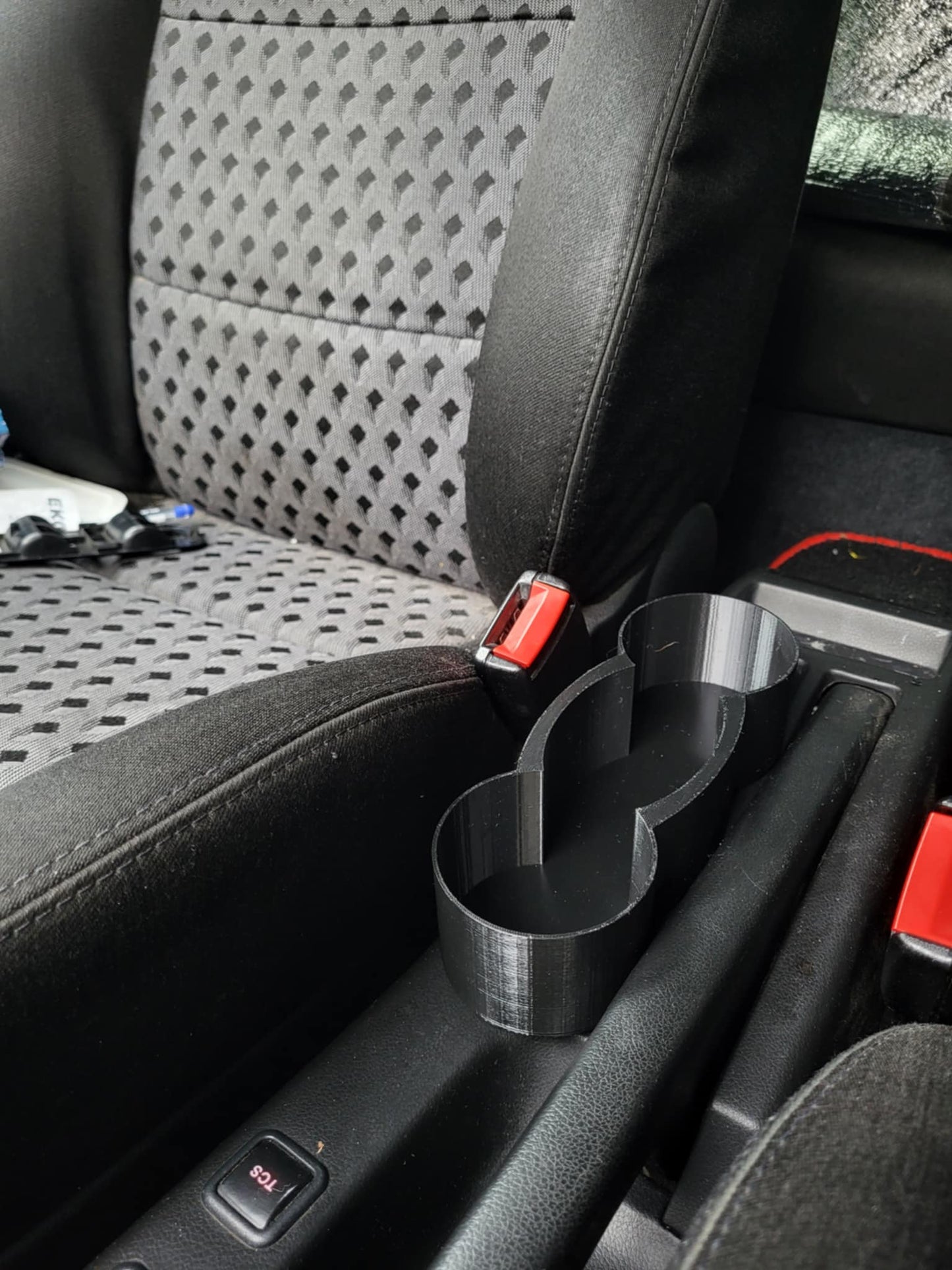 AUDI A3 8L поставка за чаши