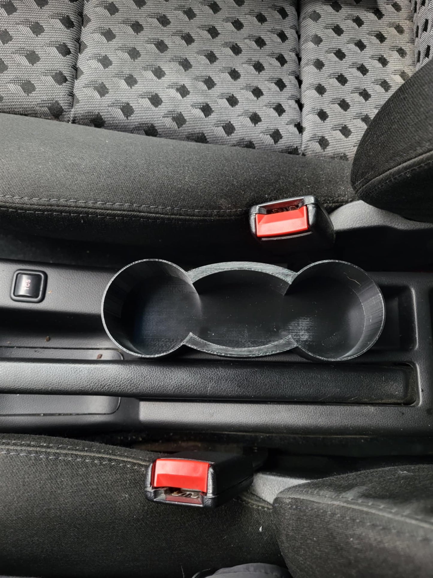 AUDI A3 8L поставка за чаши