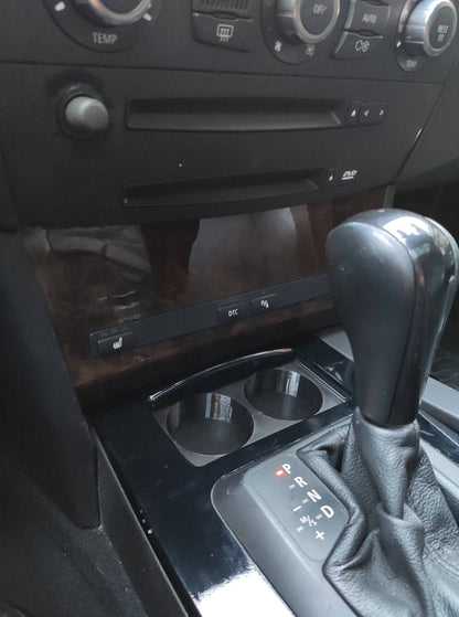 BMW E60/E61 пре-фейслифт поставка за чаши