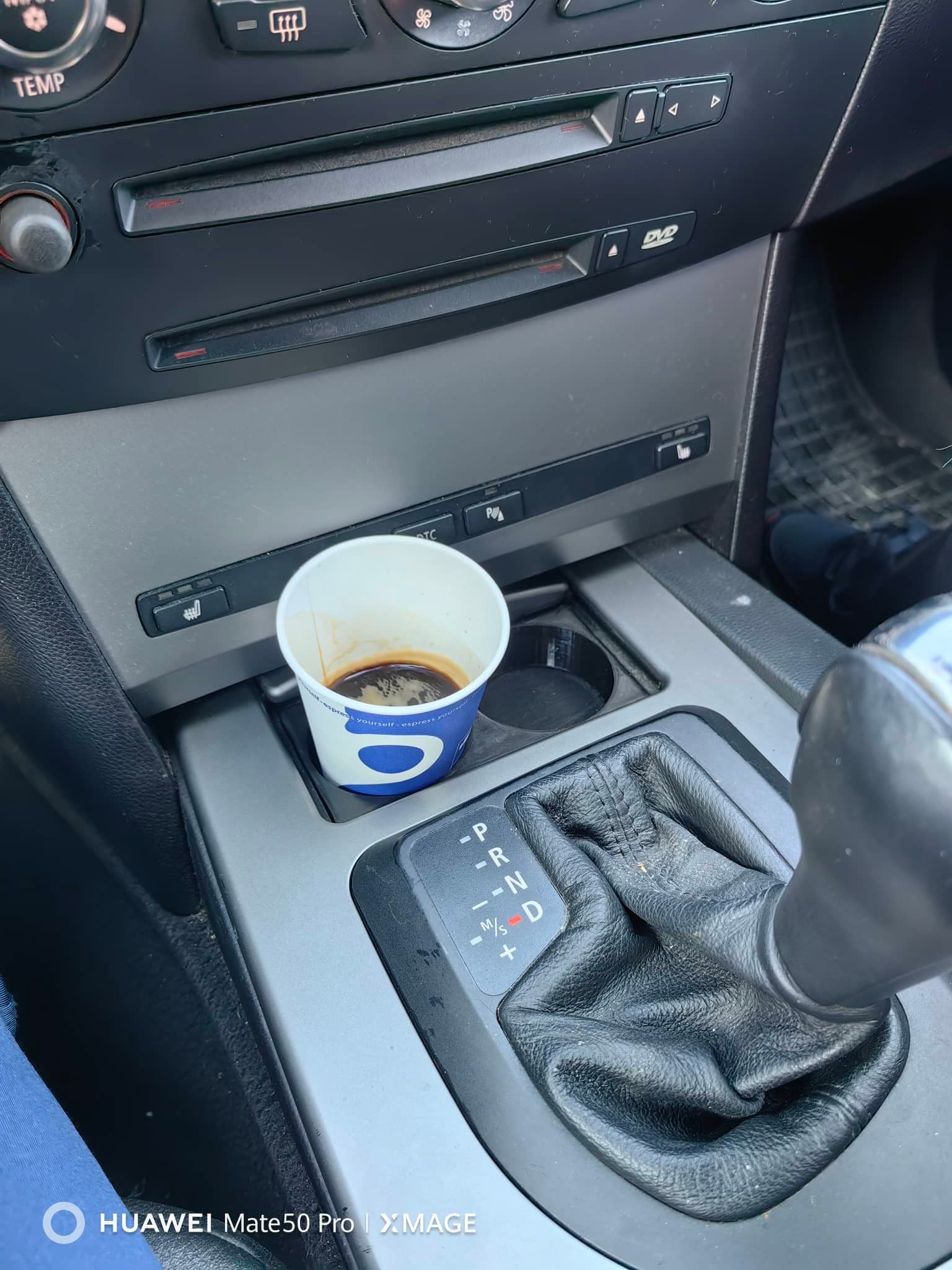 Cupholder BMW E60/E61 Pre-facelift - Поставка за чаши за БМВ E60/E61 преди  фейслифта в Аксесоари и консумативи в гр. Враца - ID37380025 —